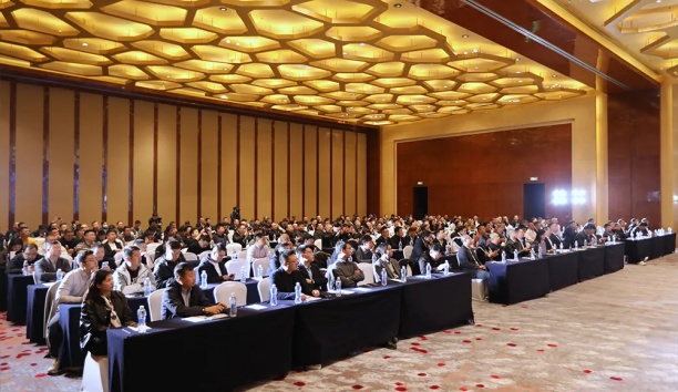 V体育官网-北汽新能源携手优必选，享界超级工厂迎来首位人形机