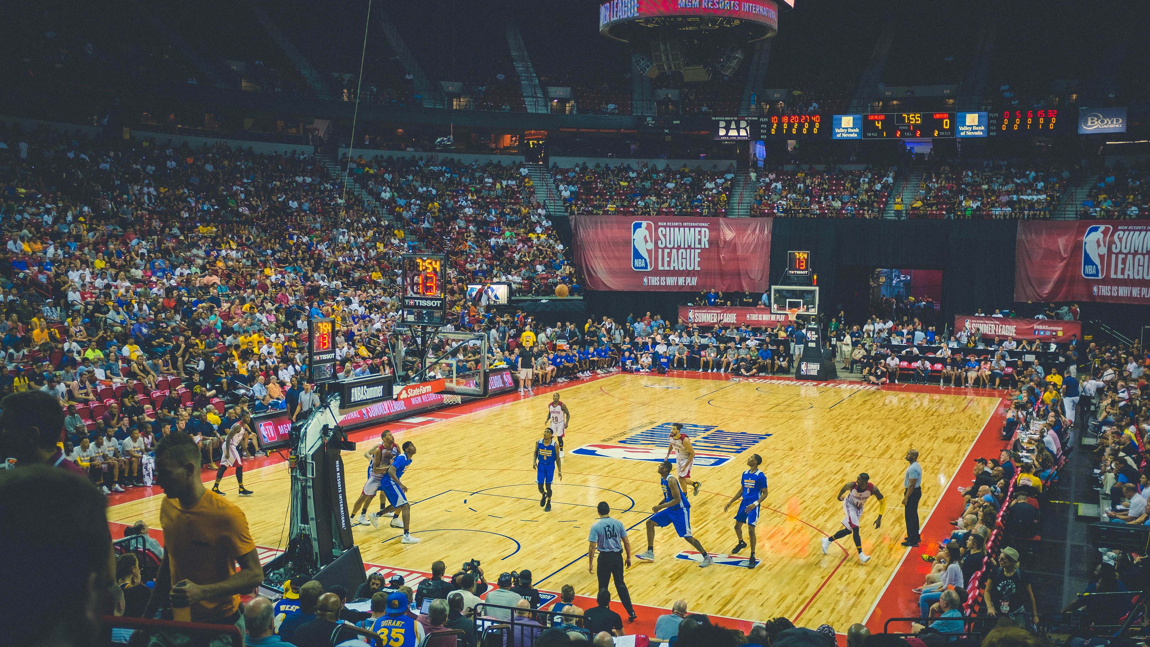 “智能数据分析助力球队战术调整，提升比赛效率”，分析球队的app有哪些